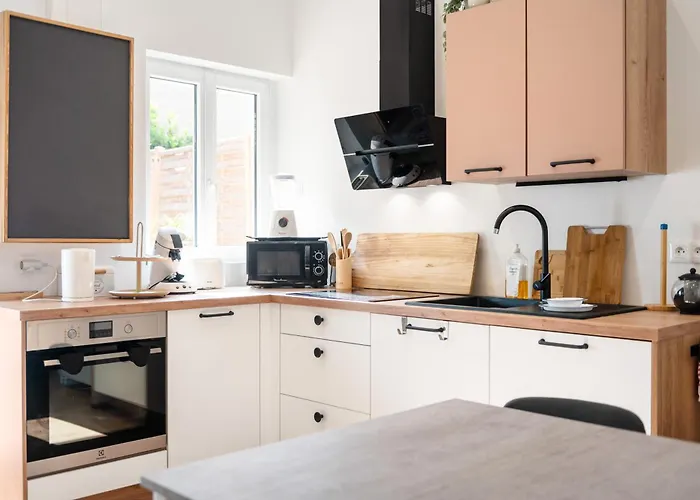 Maison Calme Avec Jardin - 10 Pers - Proche Centre Semesterbostad