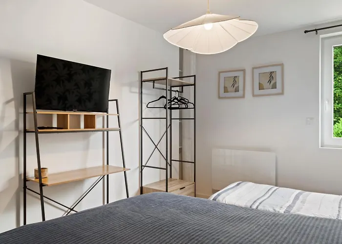 Semesterbostad Maison Calme Avec Jardin - 10 Pers - Proche Centre *